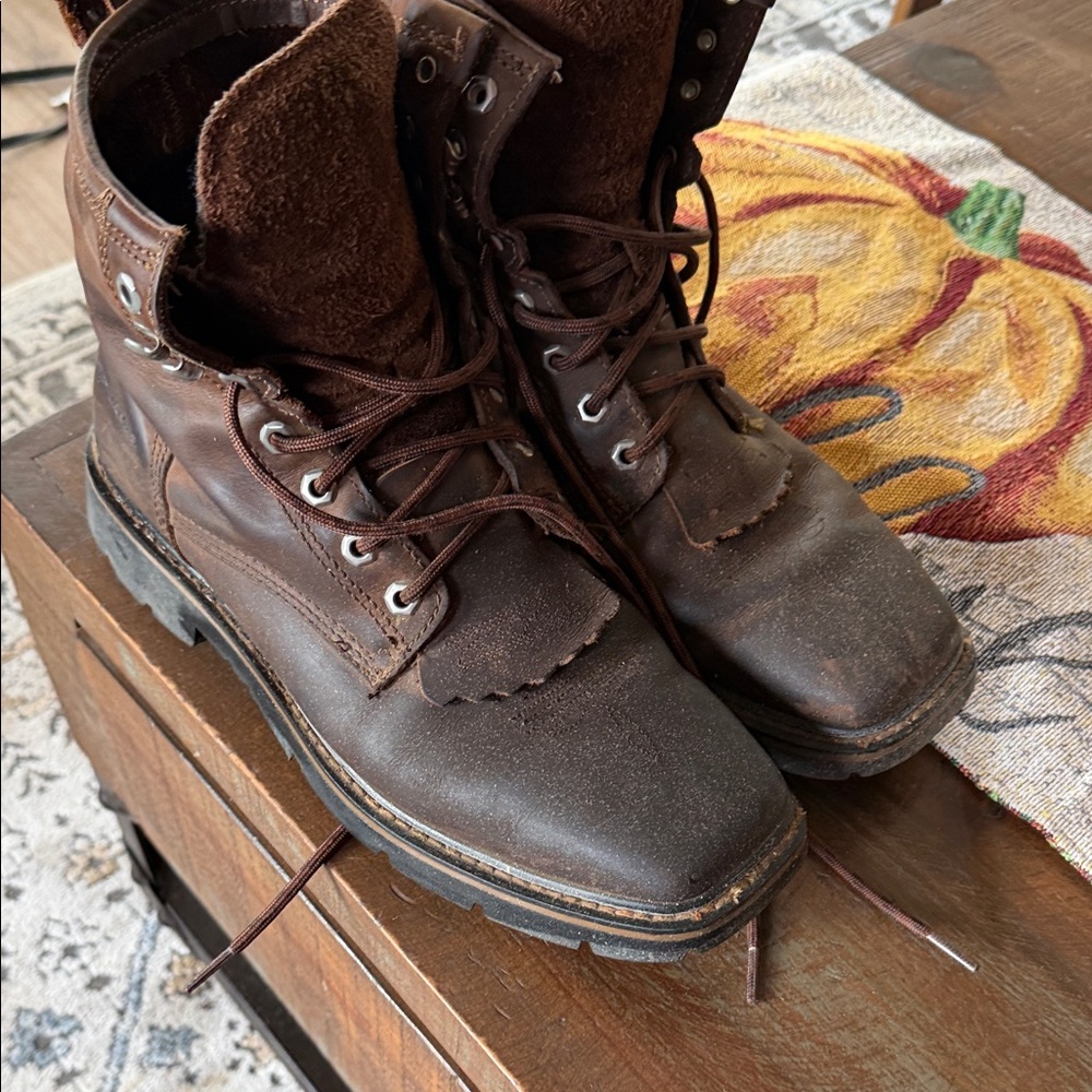 Rugged Men's Brown Leather Boots